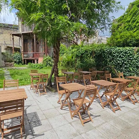 Bed In 6-beds Women Le Jardin Cafe * Bordeaux